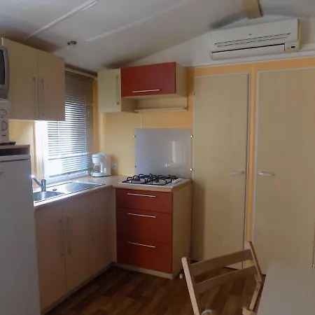 Natur Camping Bungalow T3 - 9 度假居 *
